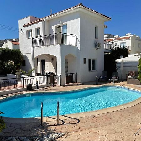 Villa Laurel Пейя Екстер'єр фото