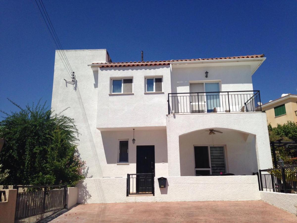 Villa Laurel Пейя Екстер'єр фото
